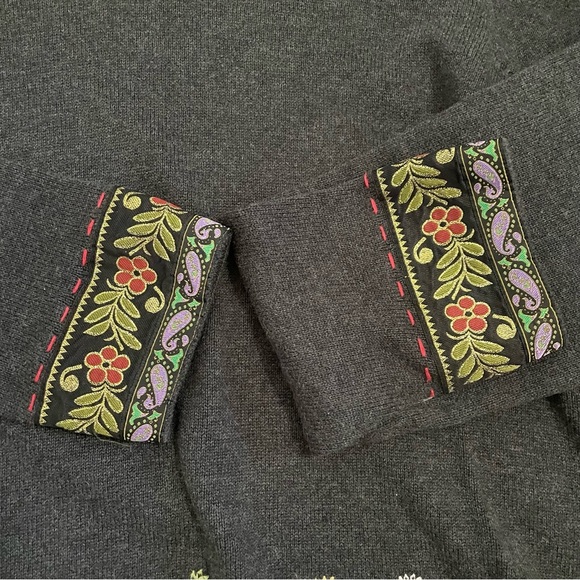 Christopher & Banks Hand Embroidered Floral Trim Pullover Size Small - Picture 4 of 10